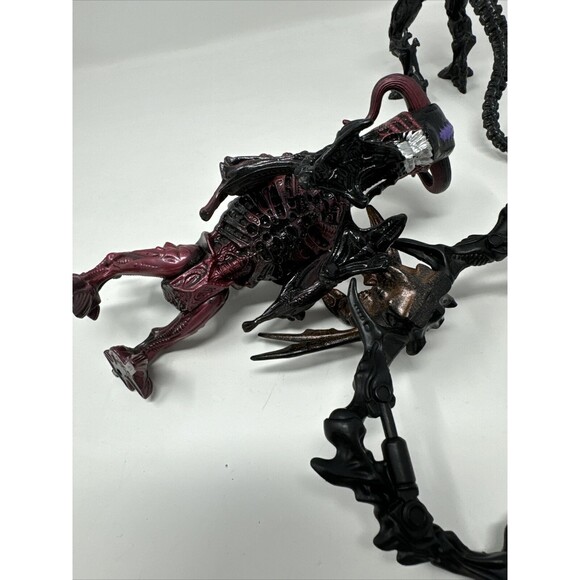 1992 Kenner Alien Queen Alien with Queen Burster 6" + 1994 Alien Bull Figure - Picture 13 of 13